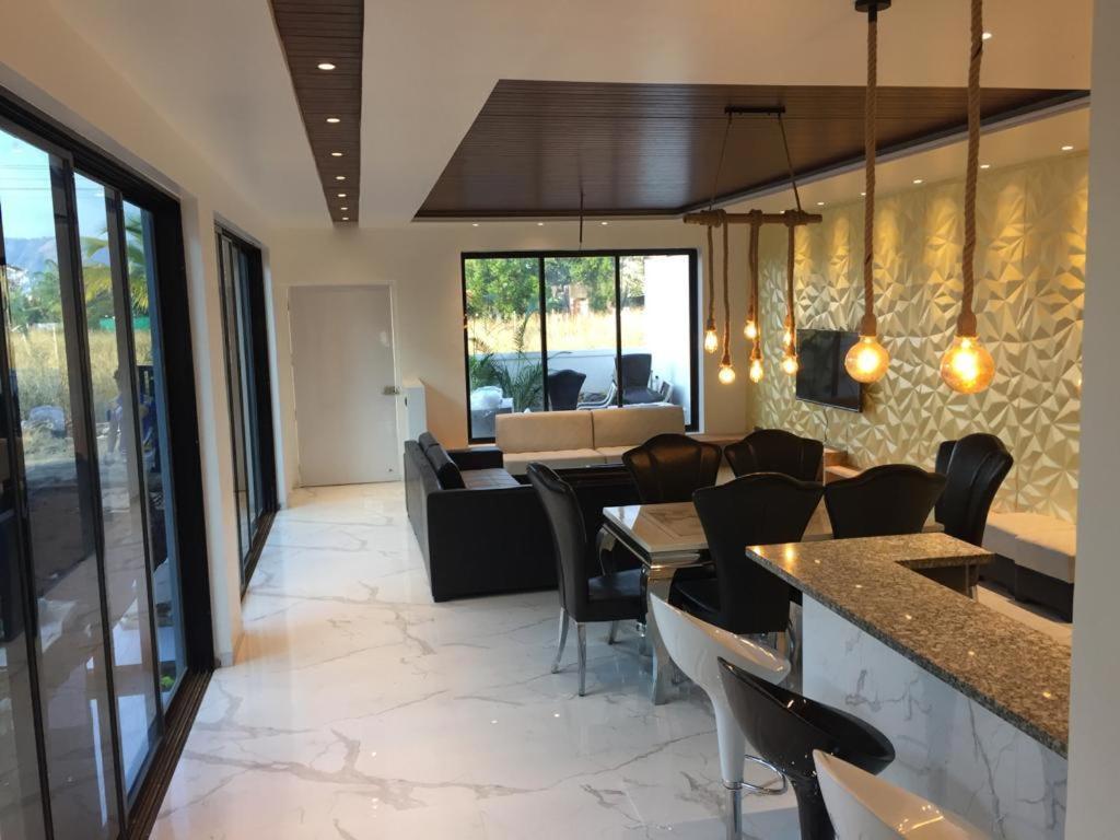 Platinum Villa 3Bhk Lonavala Exteriör bild